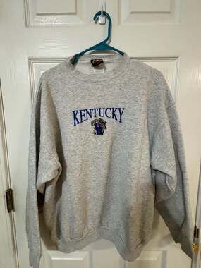 Vintage 90s University of Kentucky Wildcats Embroidered Crewneck Sweatshirt Grey
